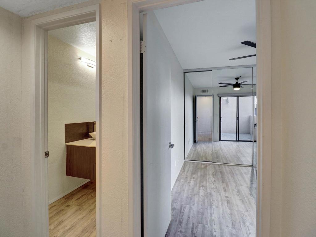 426 Village Square W