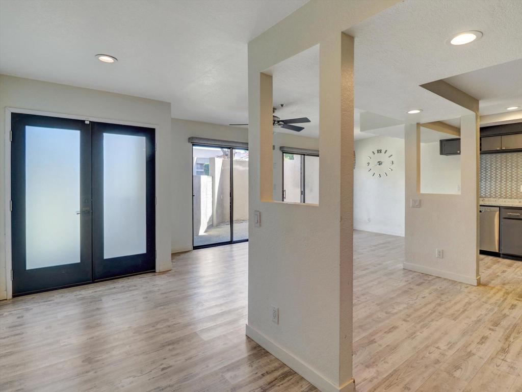 426 Village Square W