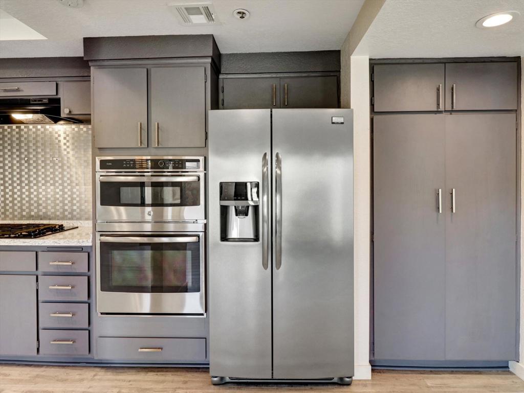 426 Village Square W