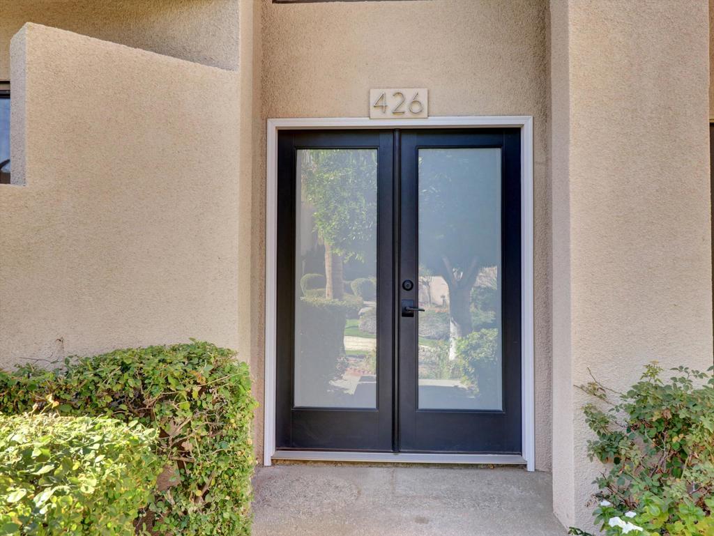 426 Village Square W