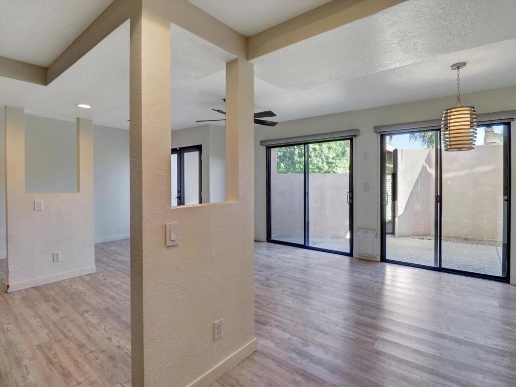 426 Village Square W