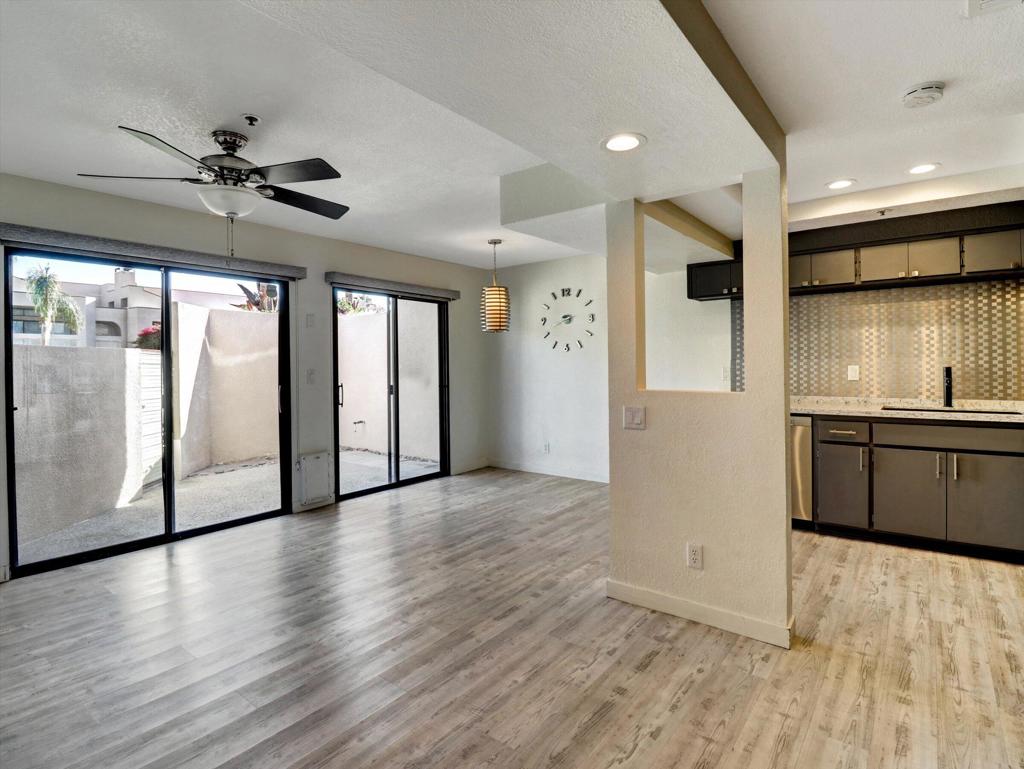 426 Village Square W