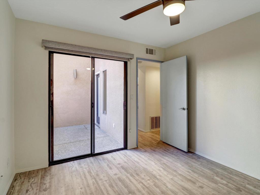 426 Village Square W