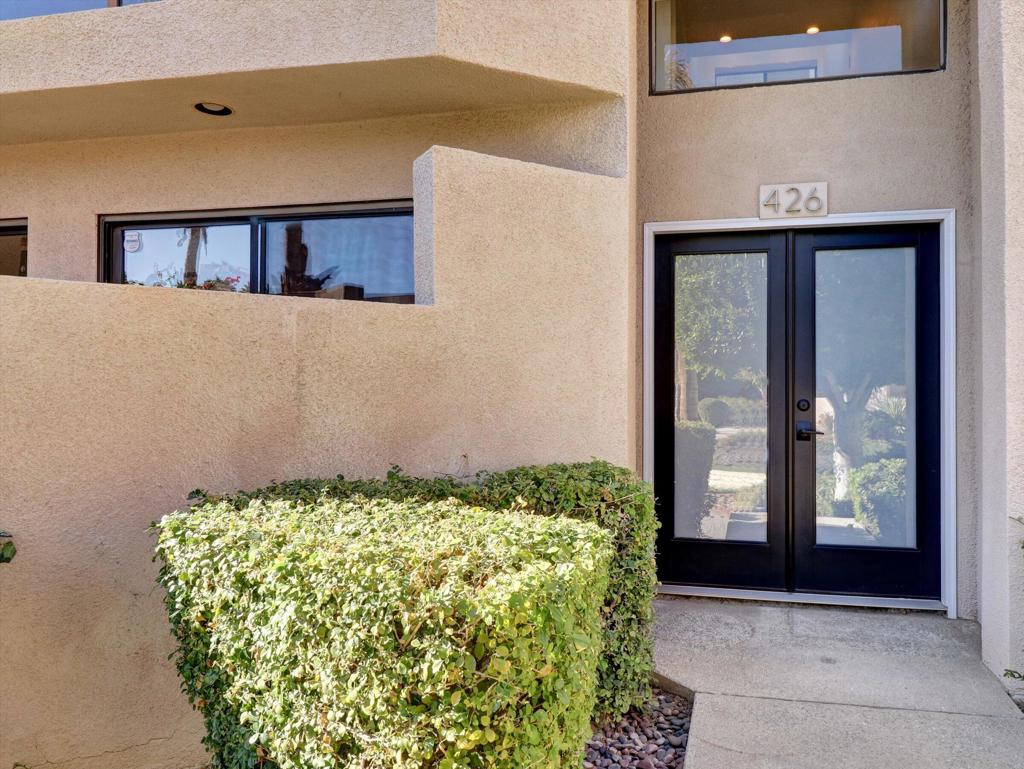 426 Village Square W