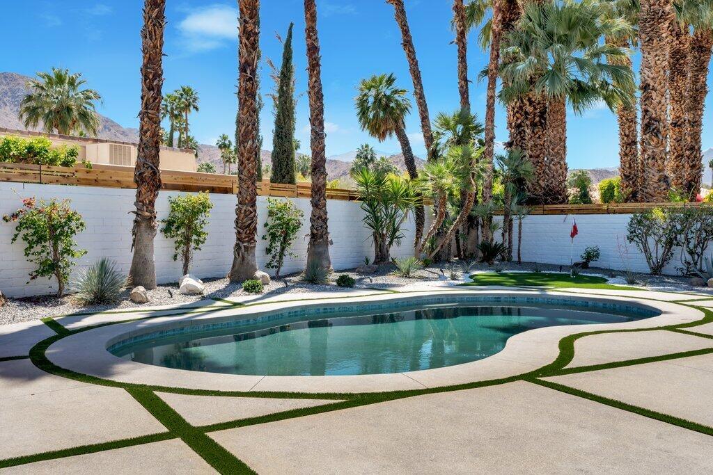 75665 Painted Desert Drive