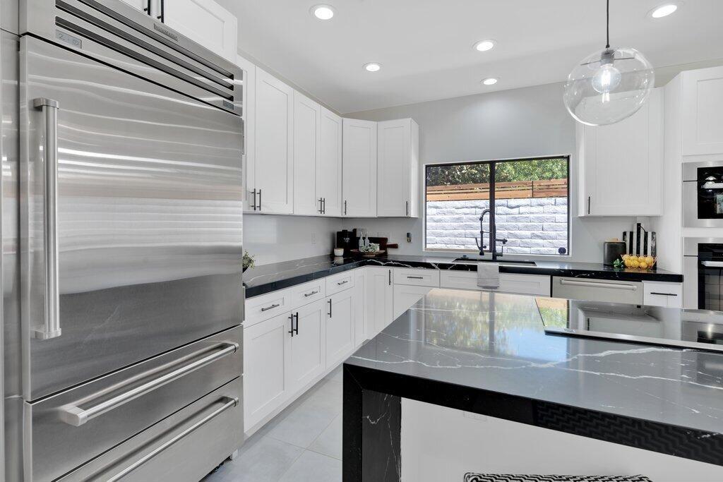 75665 Painted Desert Drive