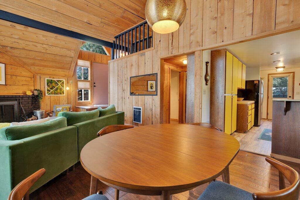 26785 Crestview Drive