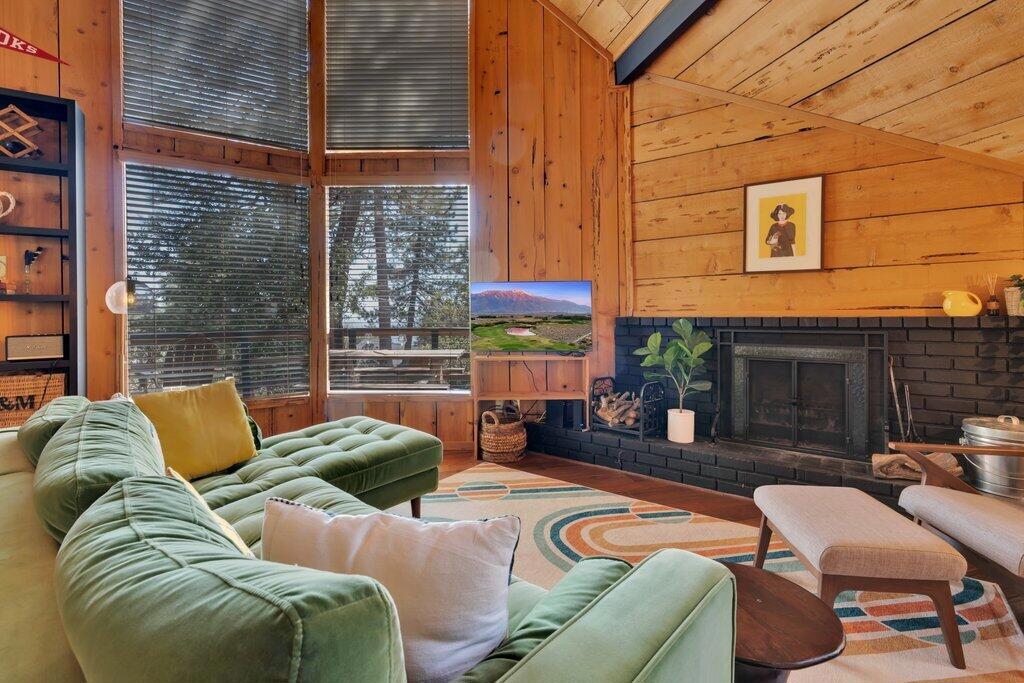 26785 Crestview Drive