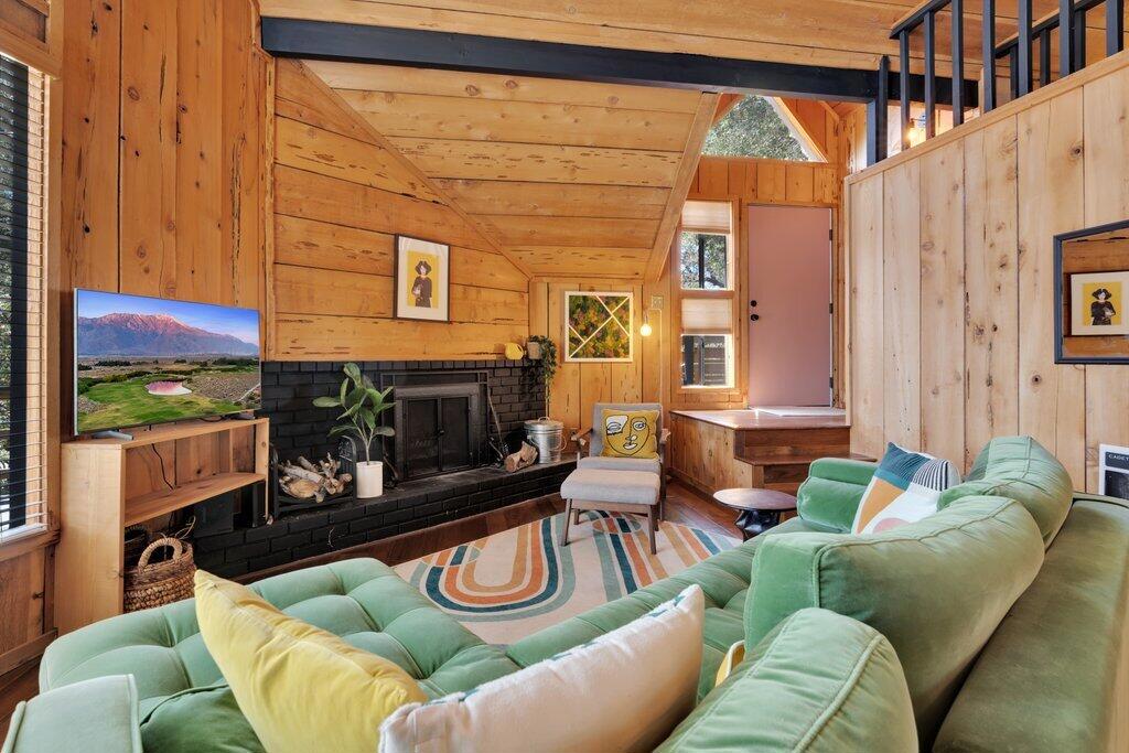 26785 Crestview Drive