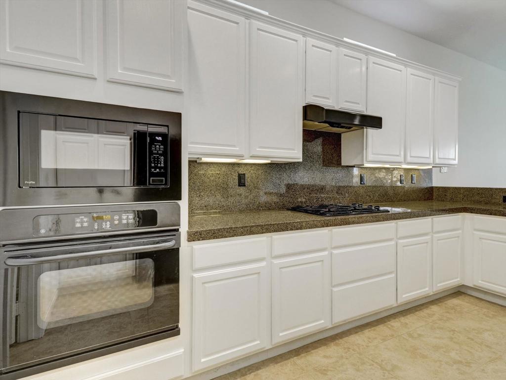 80418 Dumphries Court