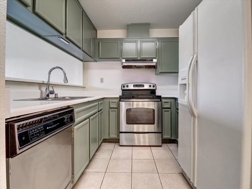 291 E Mel Avenue 272