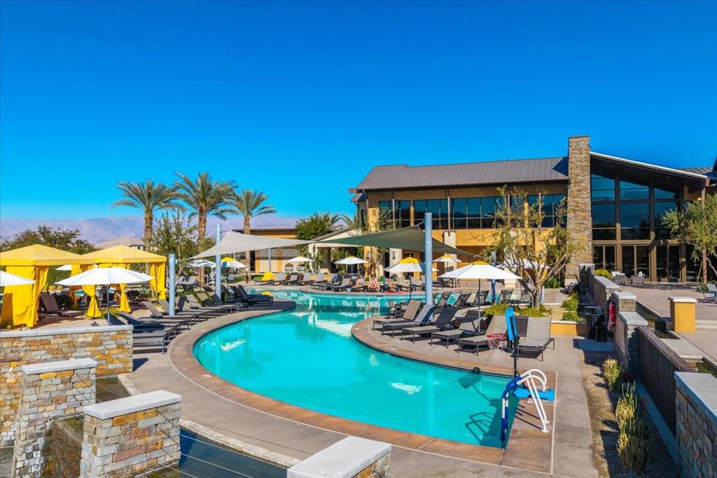 82460 W Mccarroll Drive