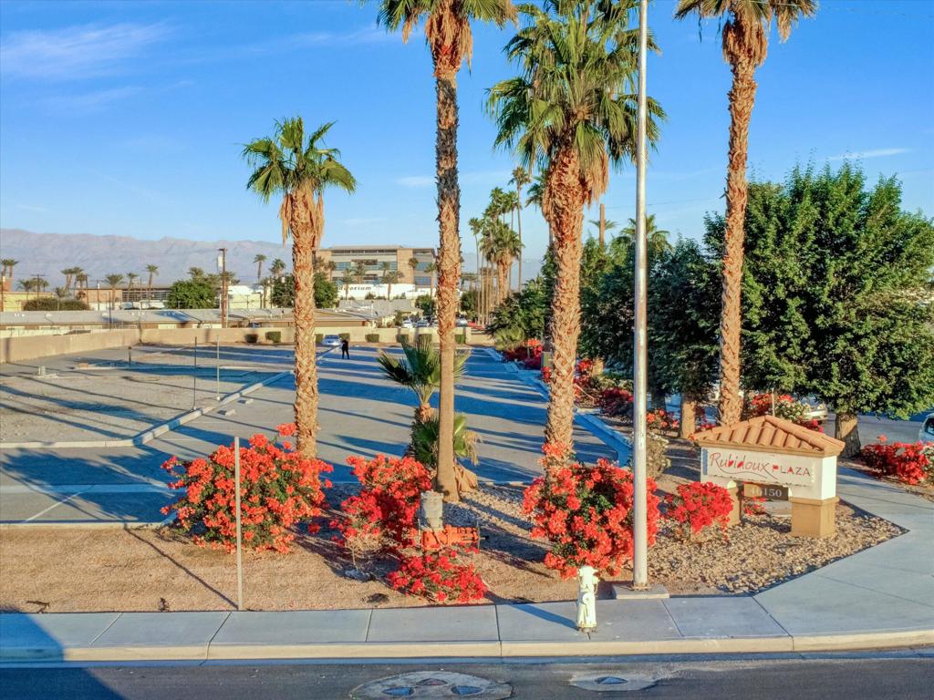 Rubidoux Street
