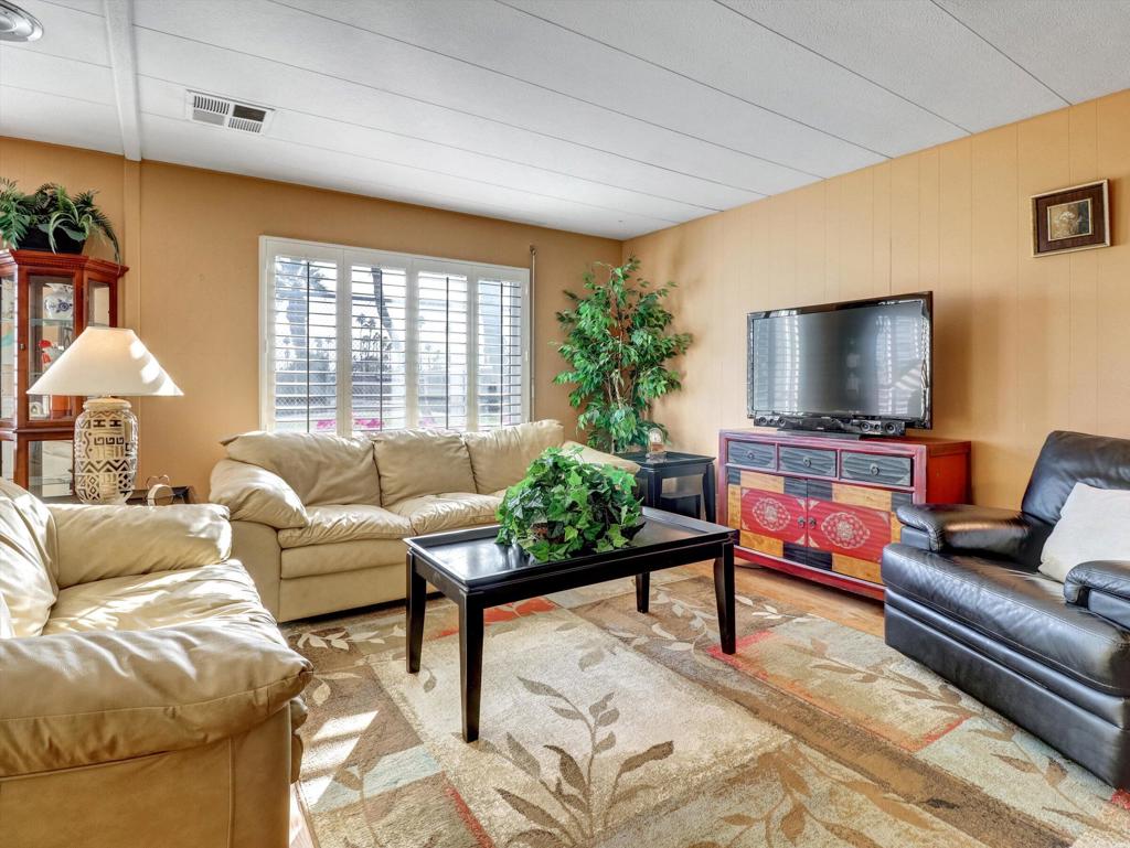 73549 Algonquin Place