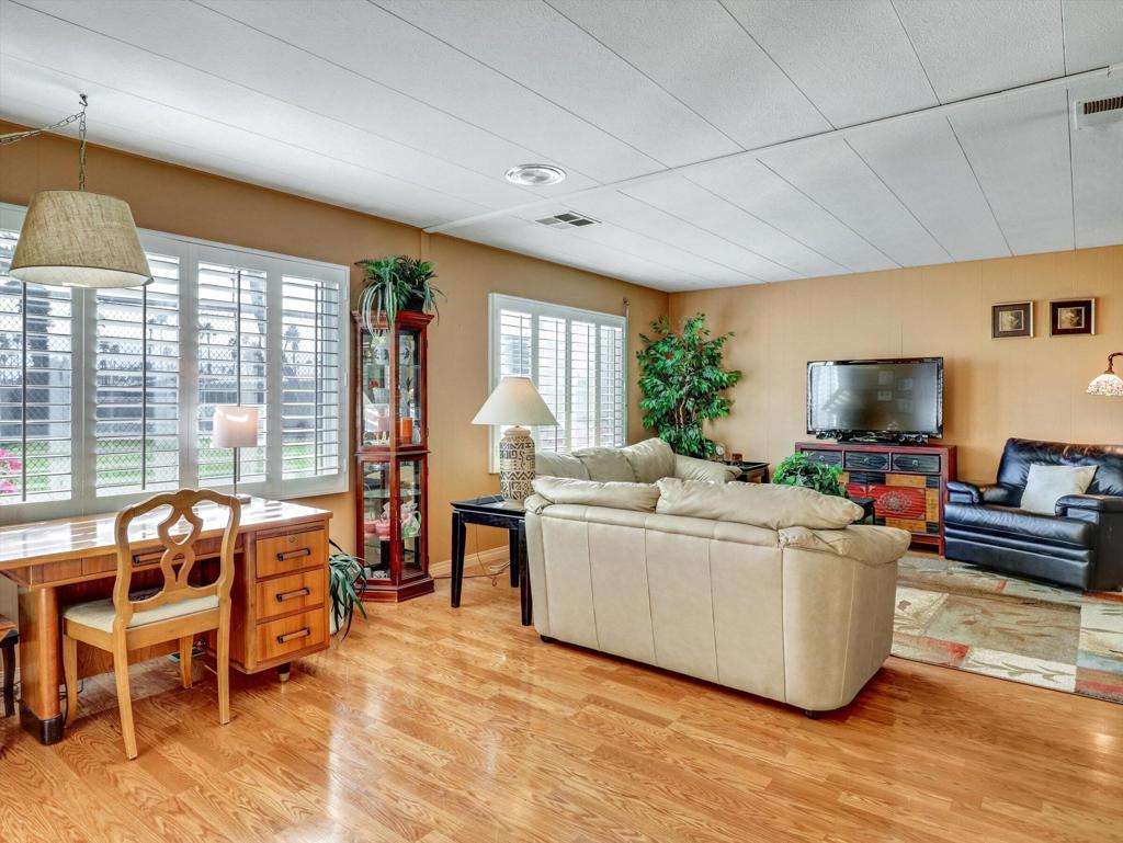 73549 Algonquin Place