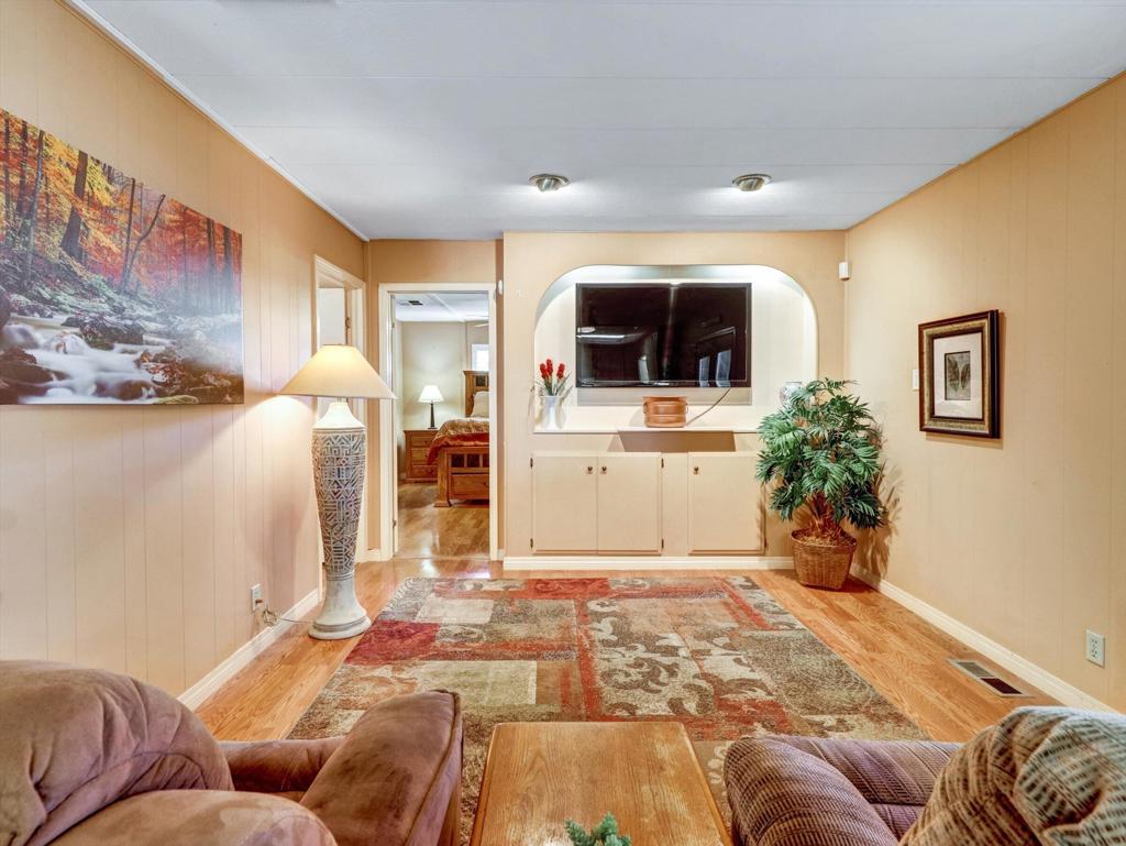 73549 Algonquin Place