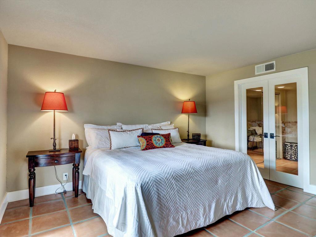 2001 E Camino Parocela G45