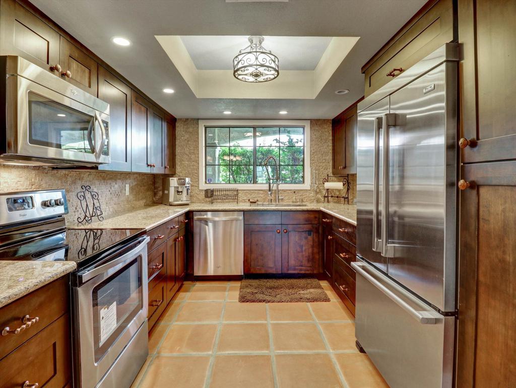 2001 E Camino Parocela G45