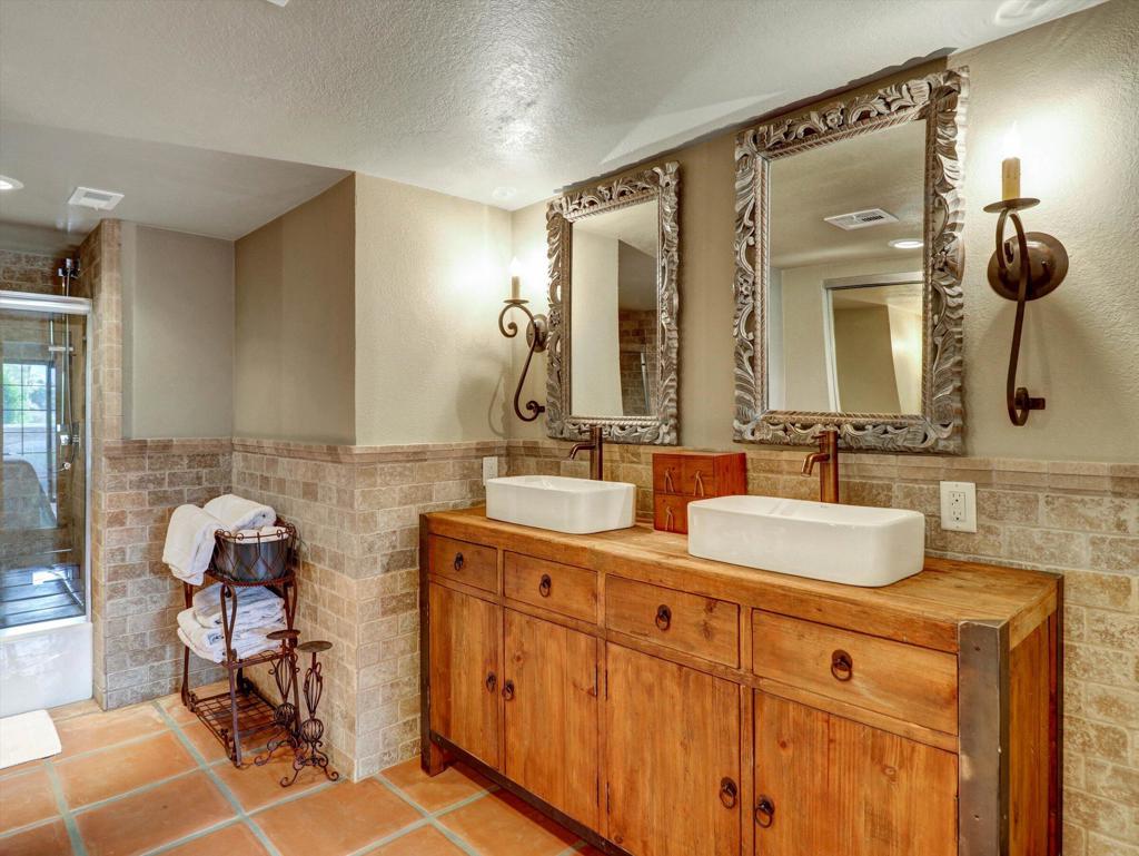 2001 E Camino Parocela G45