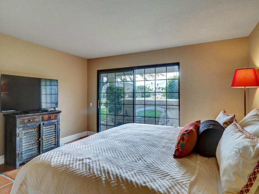 2001 E Camino Parocela G45