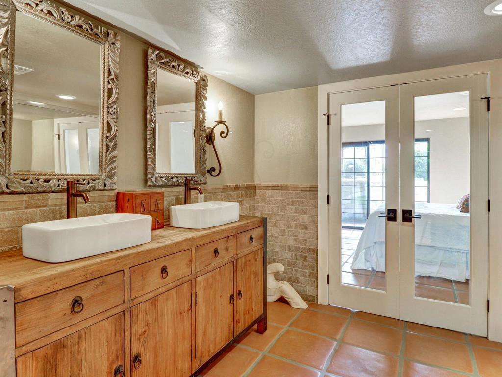 2001 E Camino Parocela G45