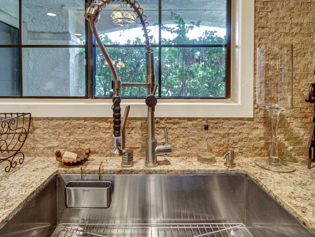 2001 E Camino Parocela G45