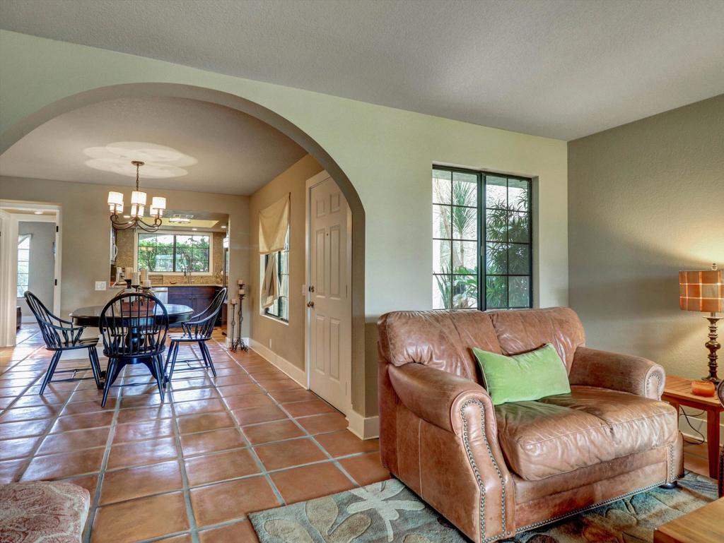 2001 E Camino Parocela G45