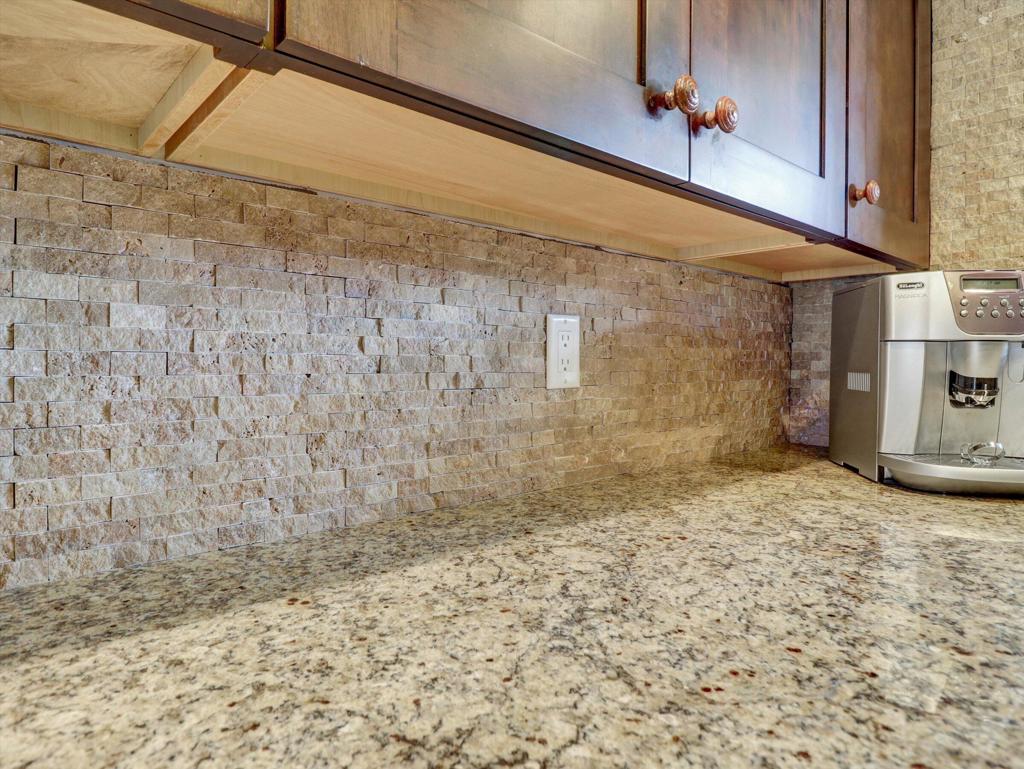 2001 E Camino Parocela G45