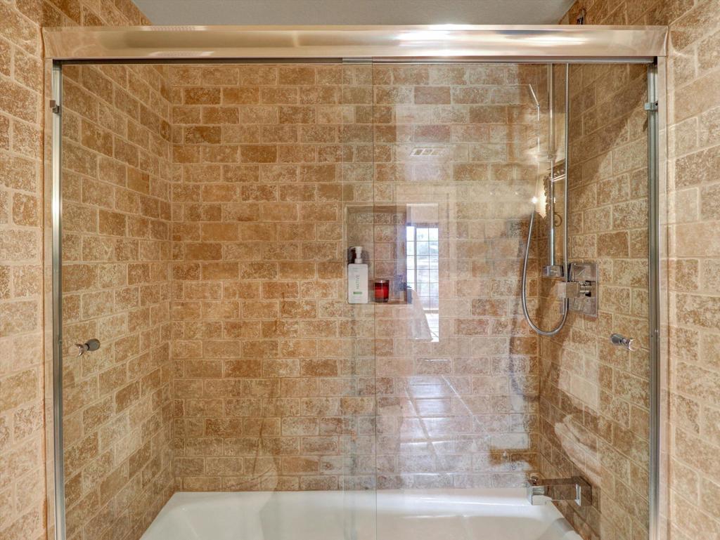 2001 E Camino Parocela G45