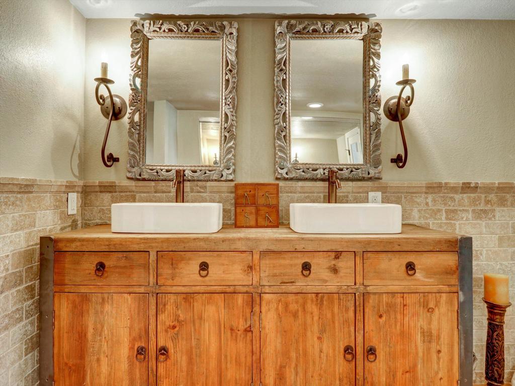 2001 E Camino Parocela G45