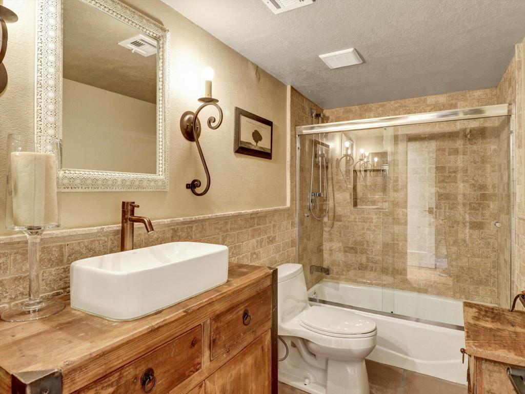 2001 E Camino Parocela G45