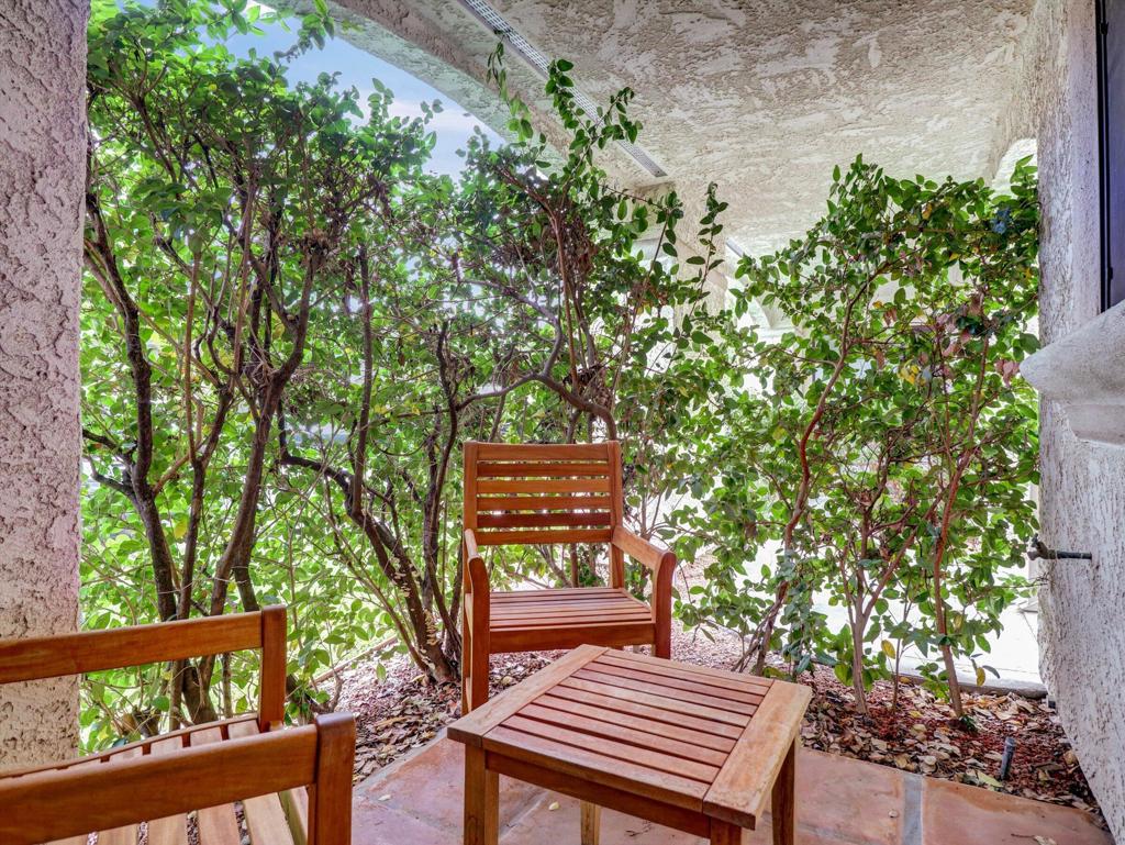 2001 E Camino Parocela G45