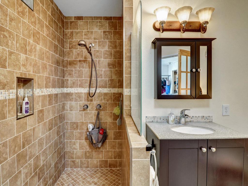 49305 California 74 139