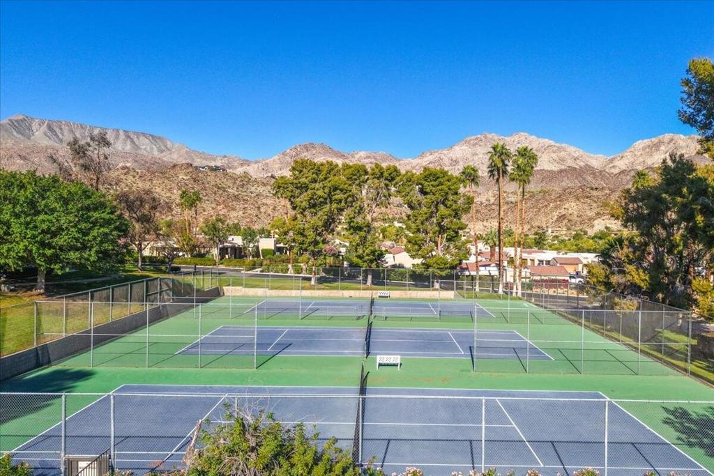 72303 Sommerset Drive