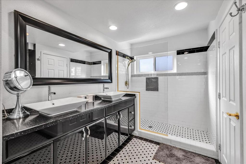 72303 Sommerset Drive