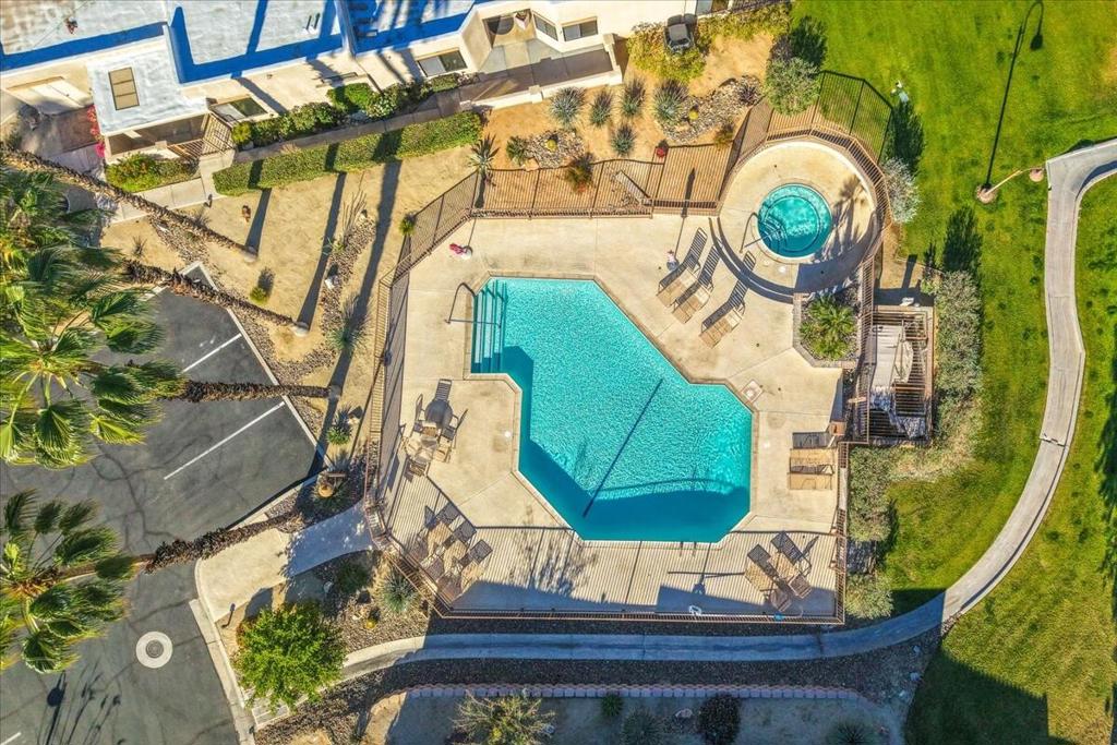 72303 Sommerset Drive