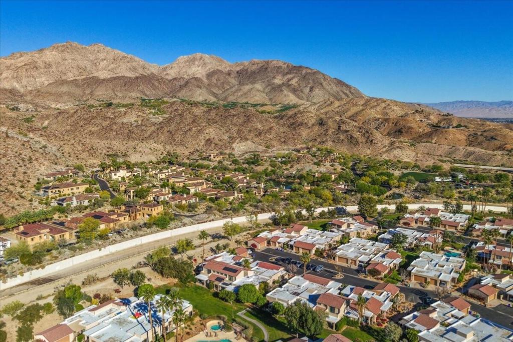 72303 Sommerset Drive