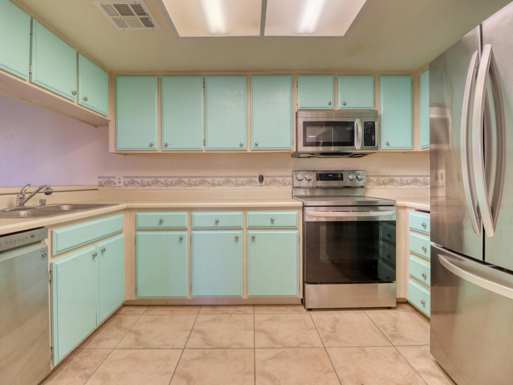 32505 Candlewood Drive 18