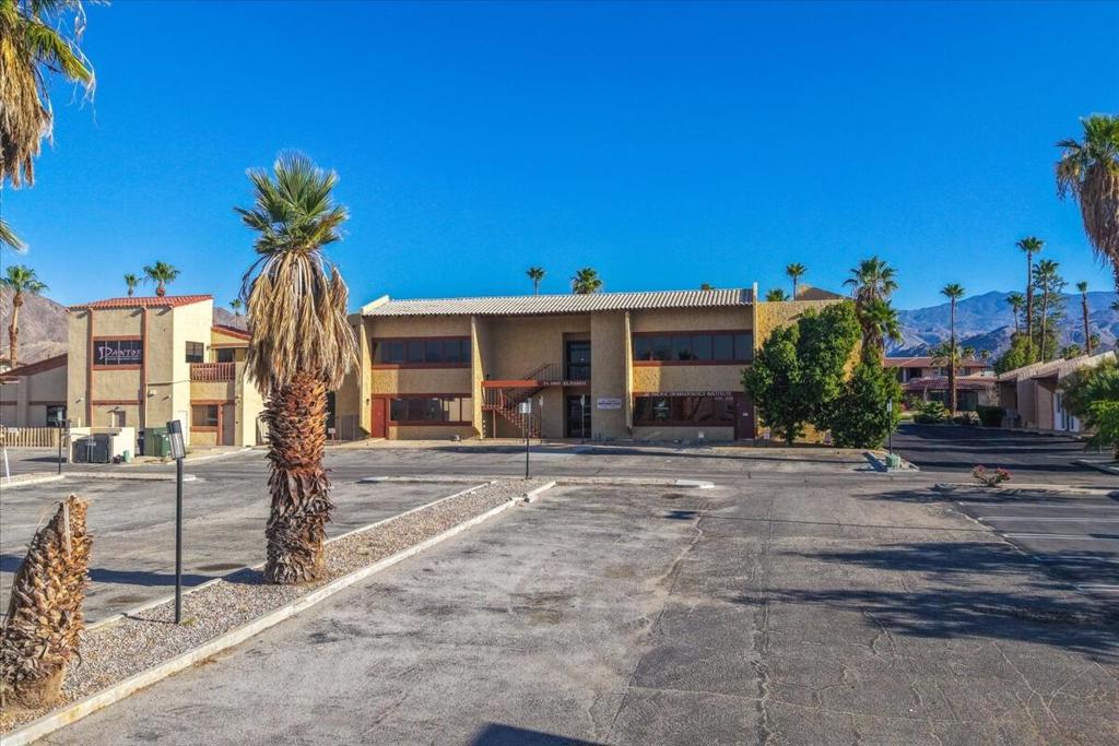74090 El Paseo 101