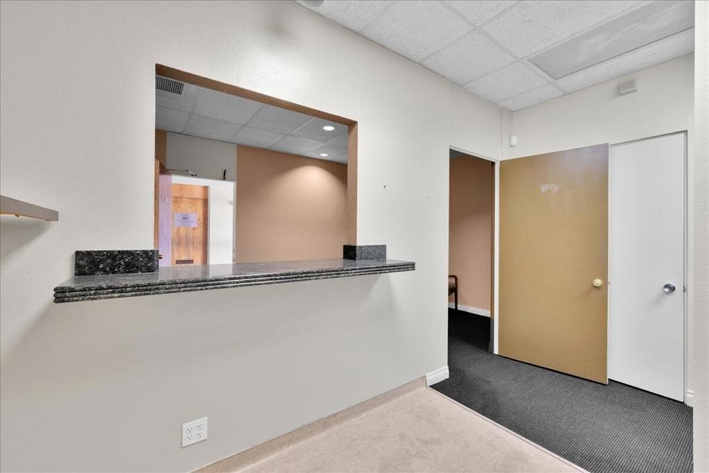 74090 El Paseo 101