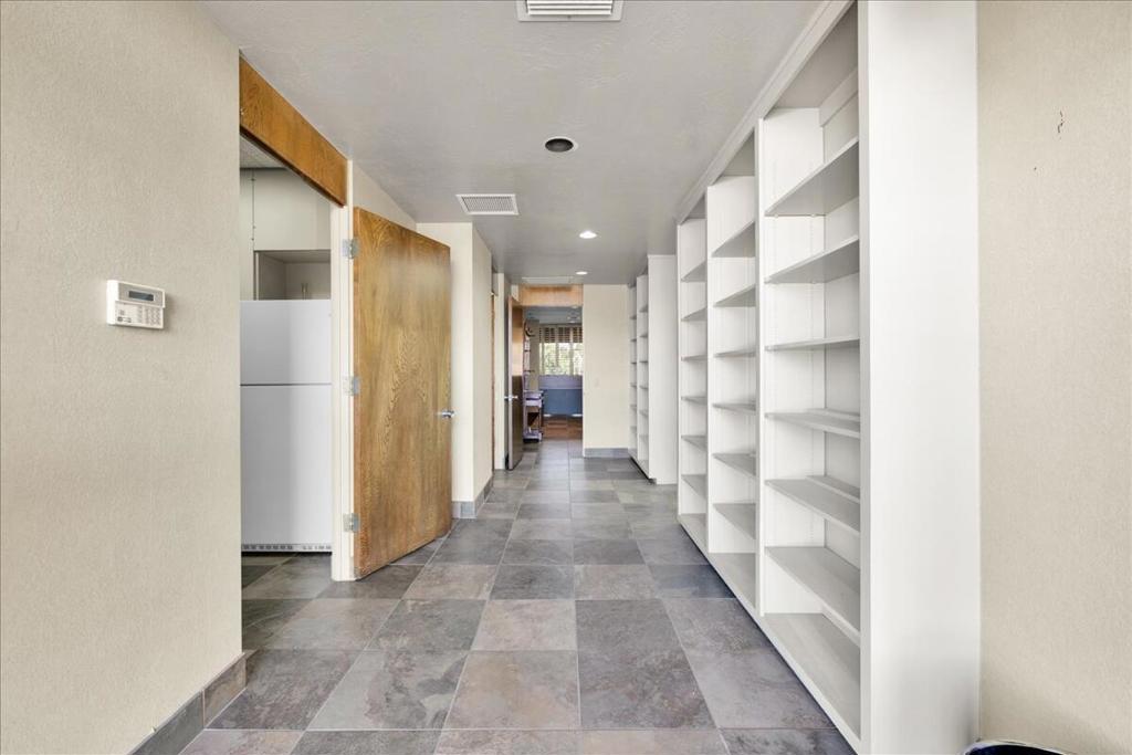 74090 El Paseo 101