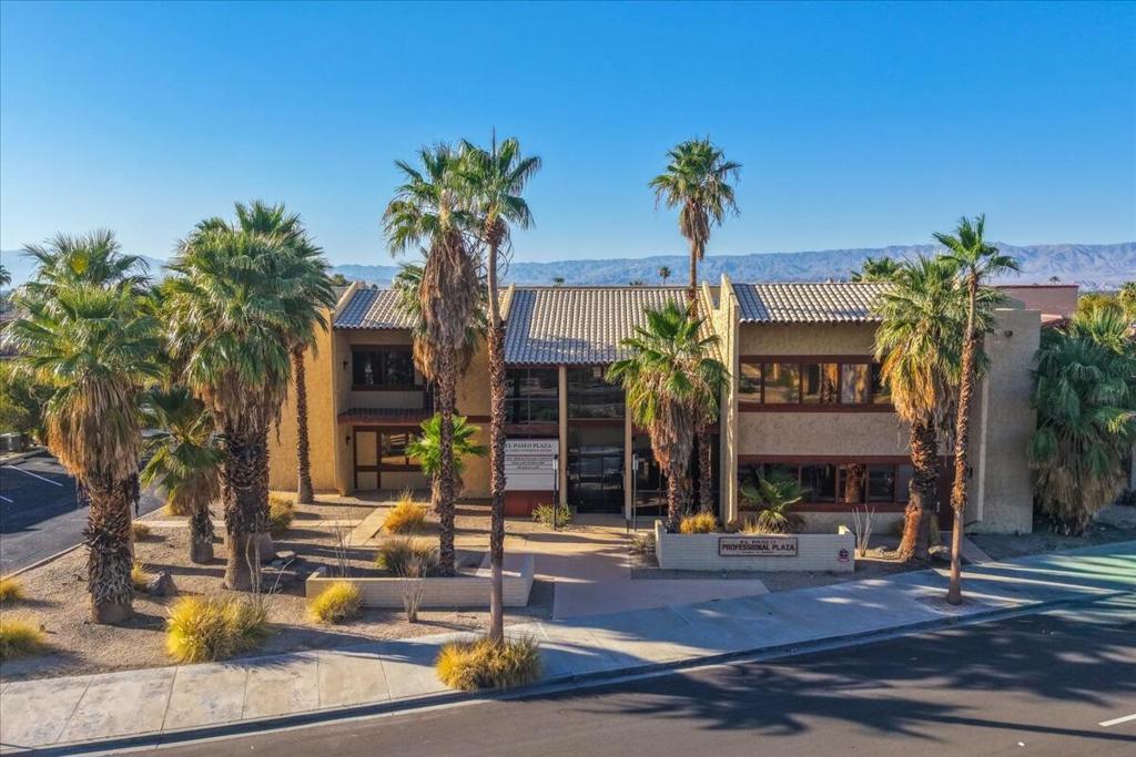 74090 El Paseo 101