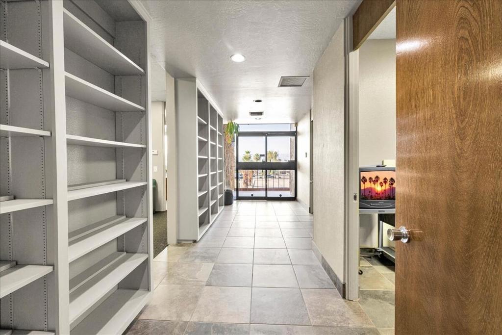 74090 El Paseo 101