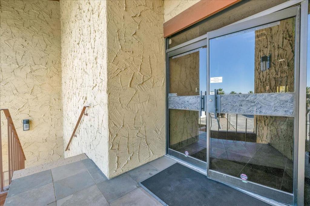 74090 El Paseo 101