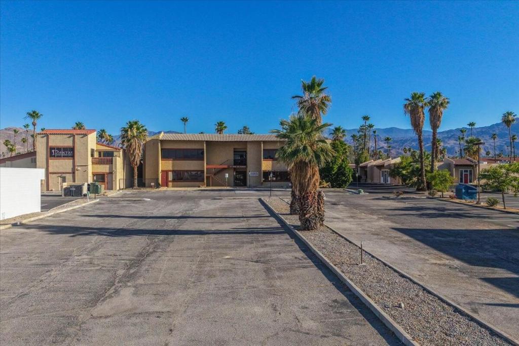 74090 El Paseo 101