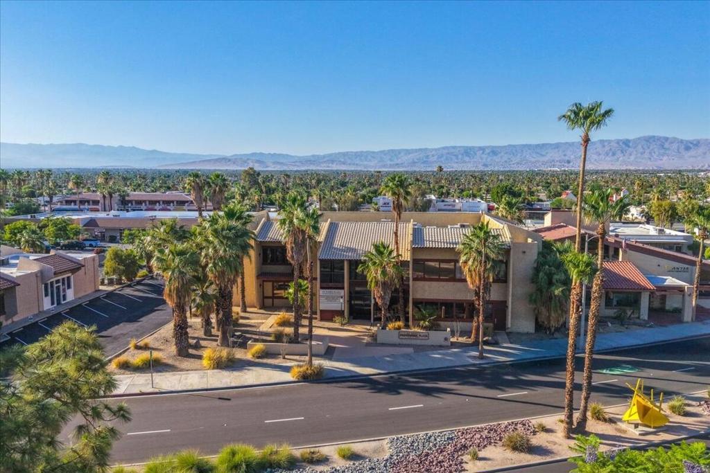 74090 El Paseo 101