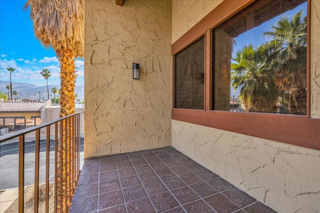 74090 El Paseo 101