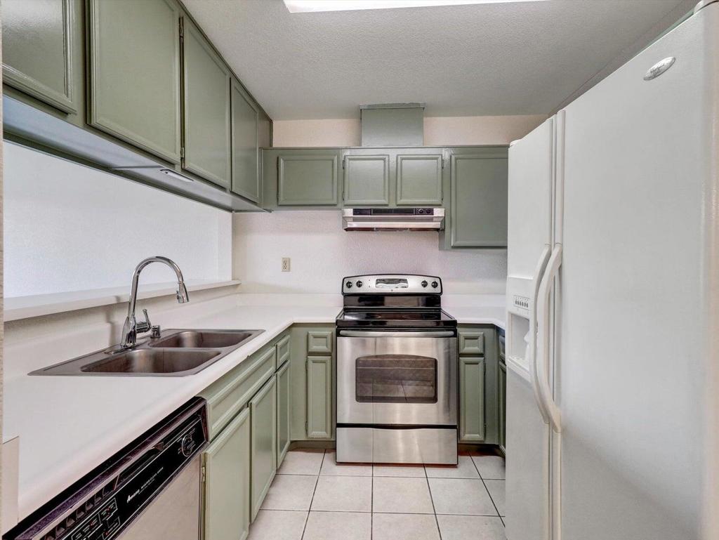 291 E Mel Avenue 272