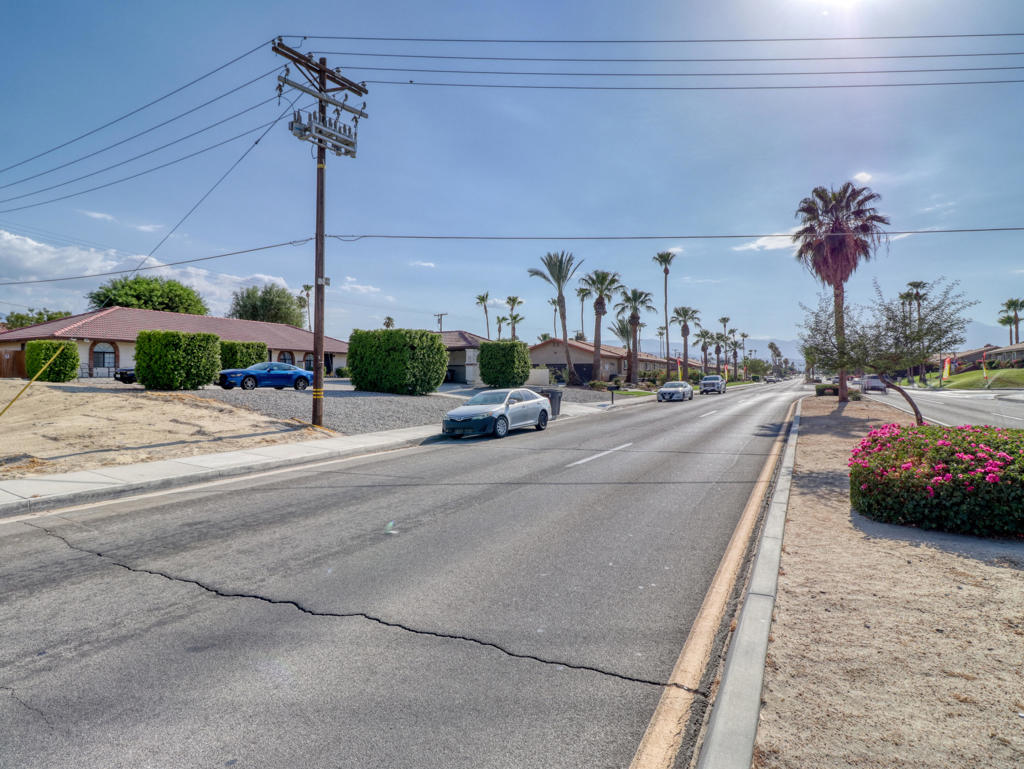 , Avenue 42