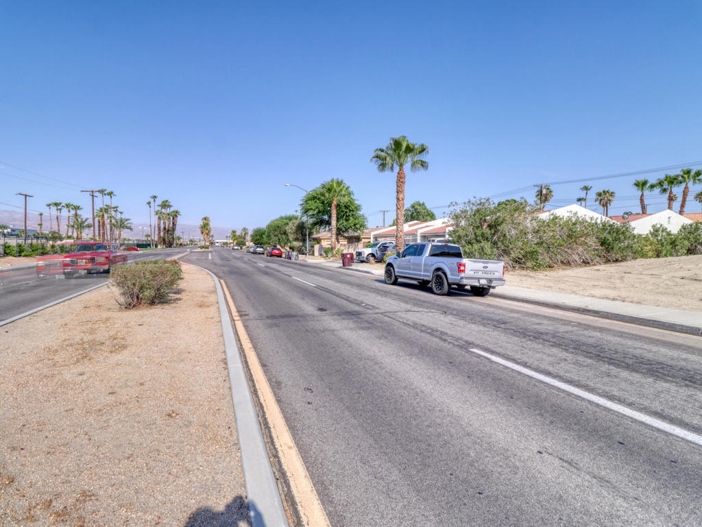 , Avenue 42